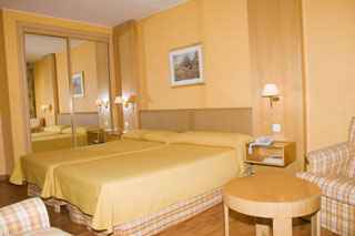 Hotel Restaurante San Roque Медина дел Кампо Екстериор снимка